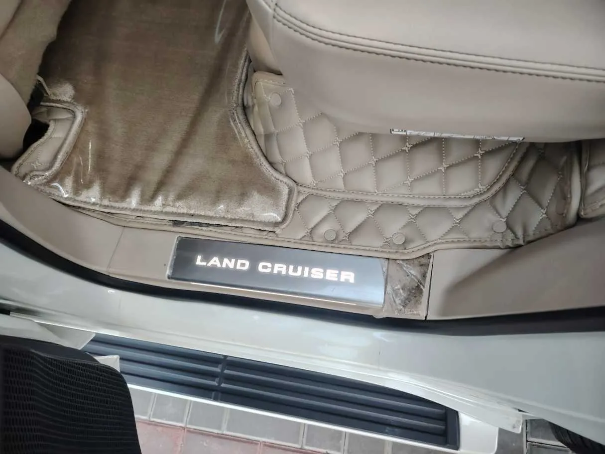 Car image 38