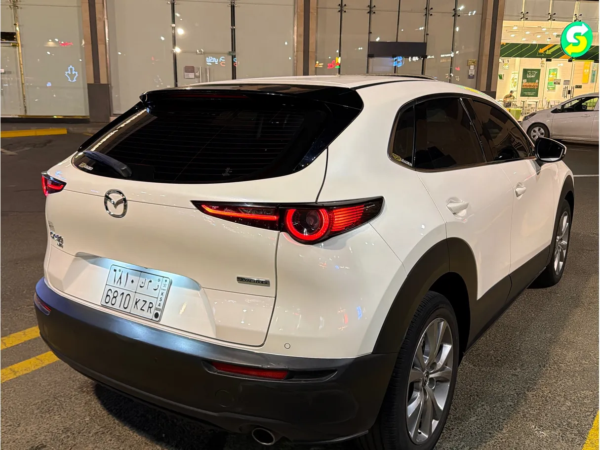 Car image 3