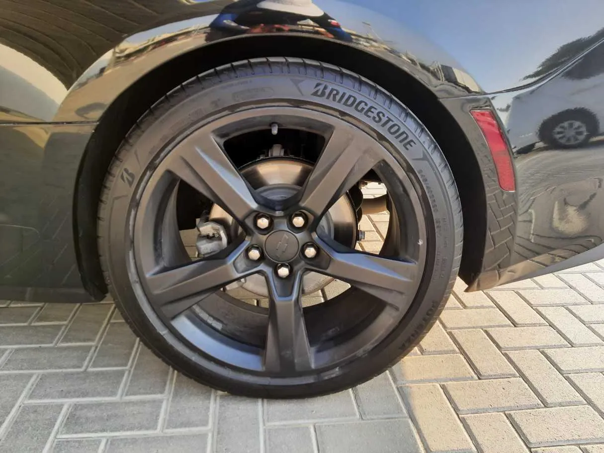 Car image 9
