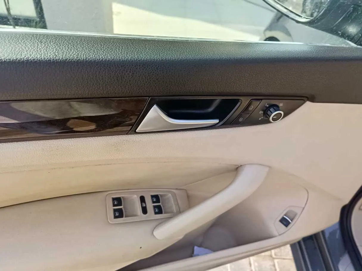 Car image 33