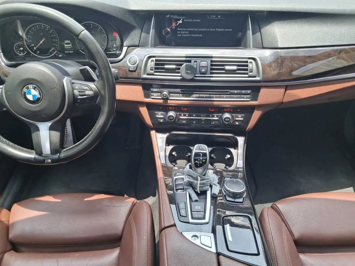 Car image 16