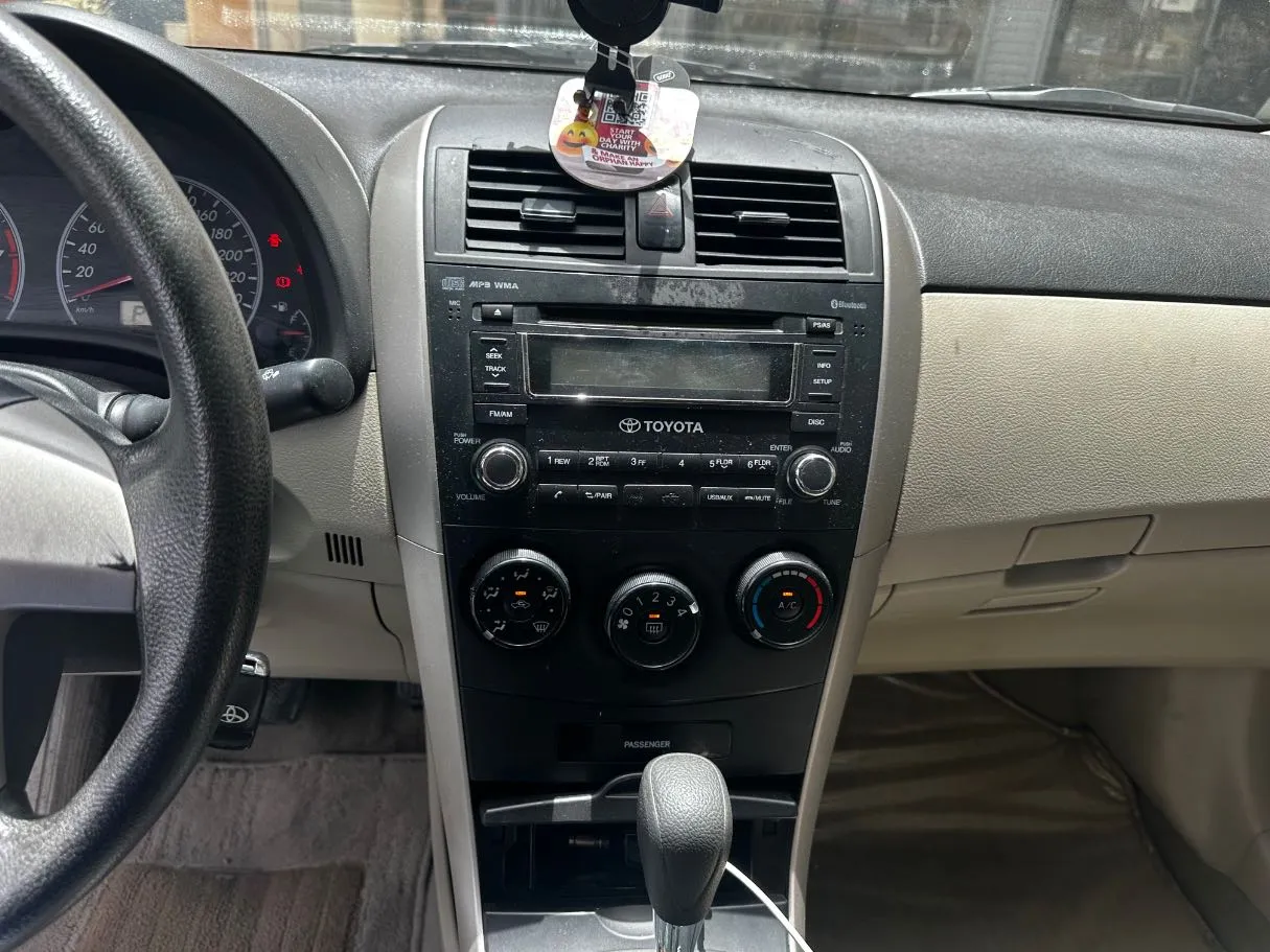 Car image 19