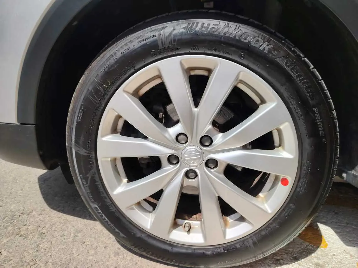 Car image 10