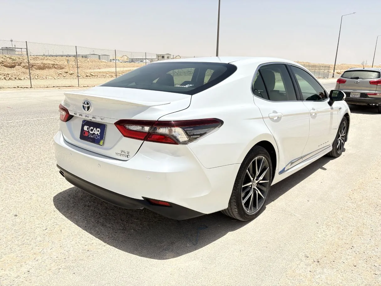 Car image 5