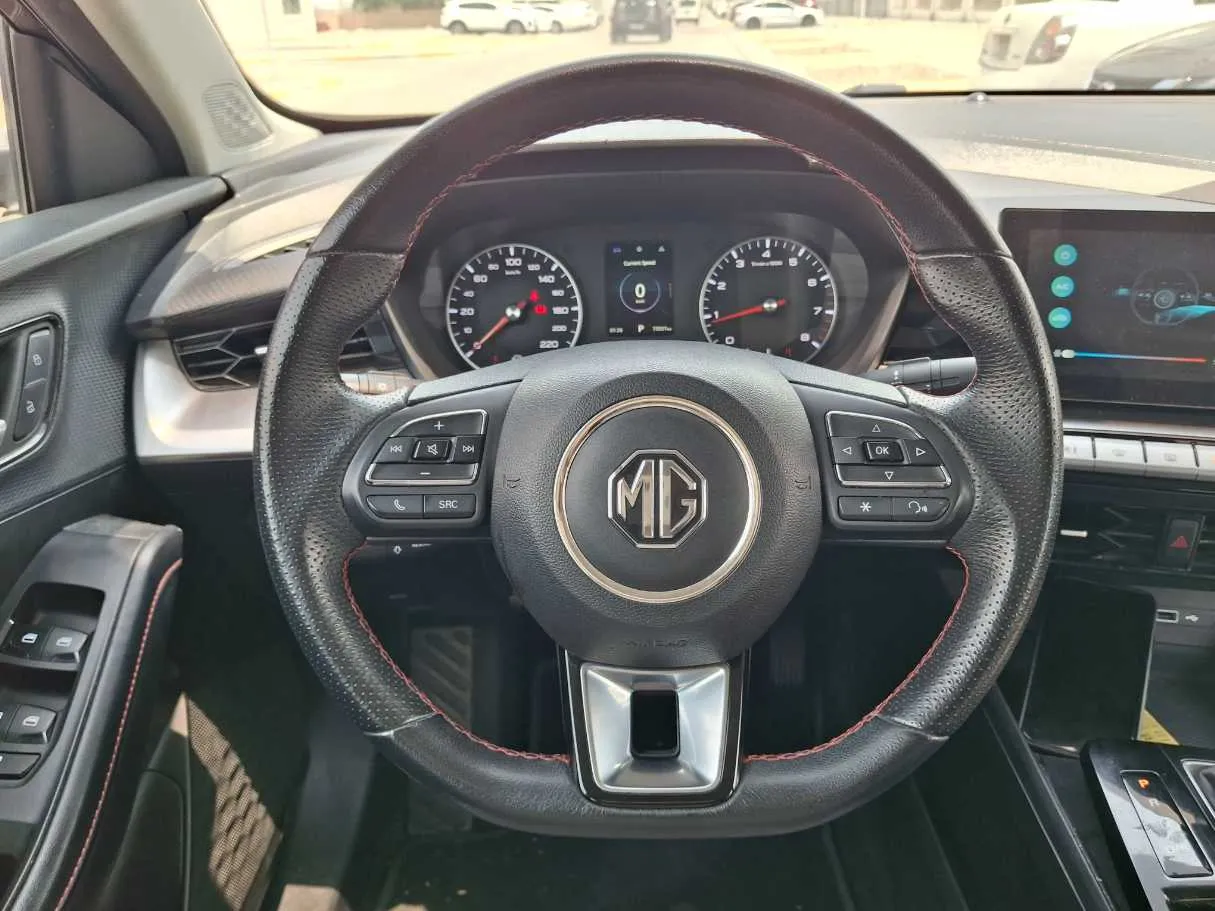 Car image 16