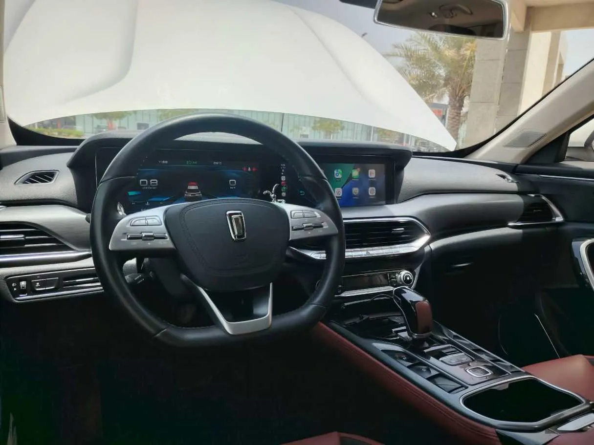 Car image 27