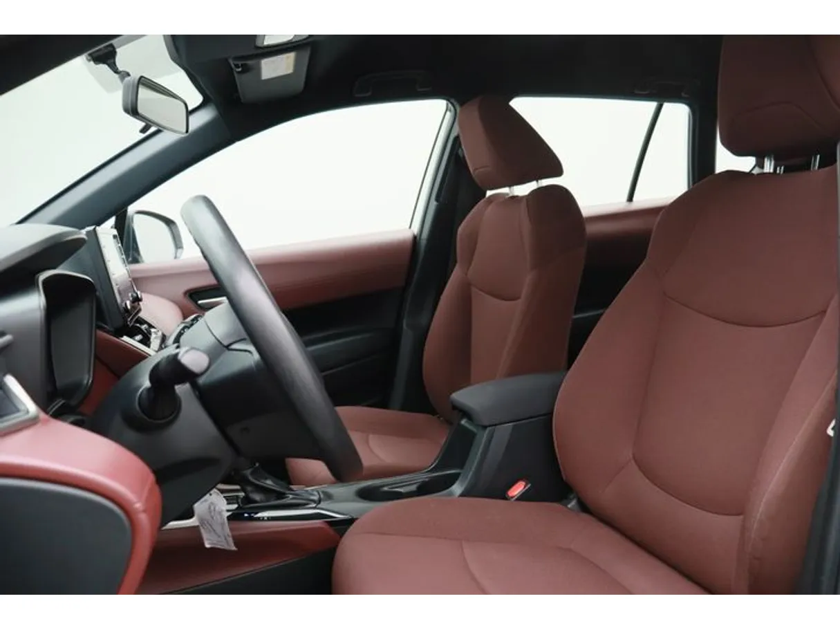 Car image 8