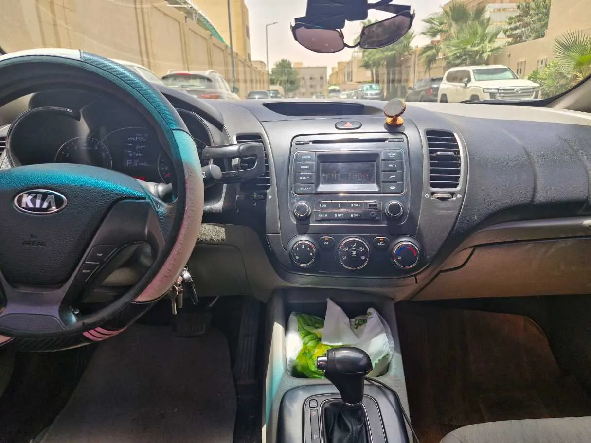 Car image 17