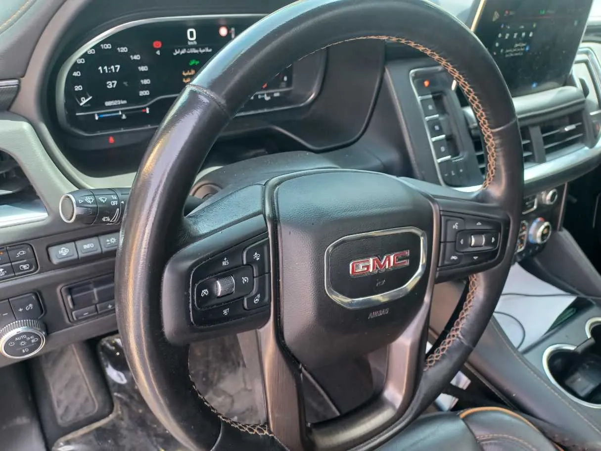 Car image 19