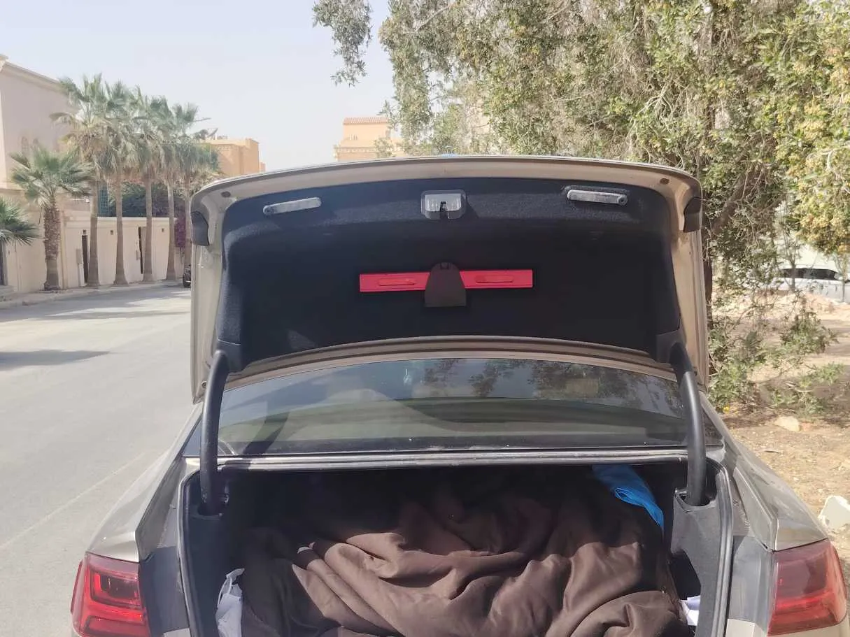 Car image 23