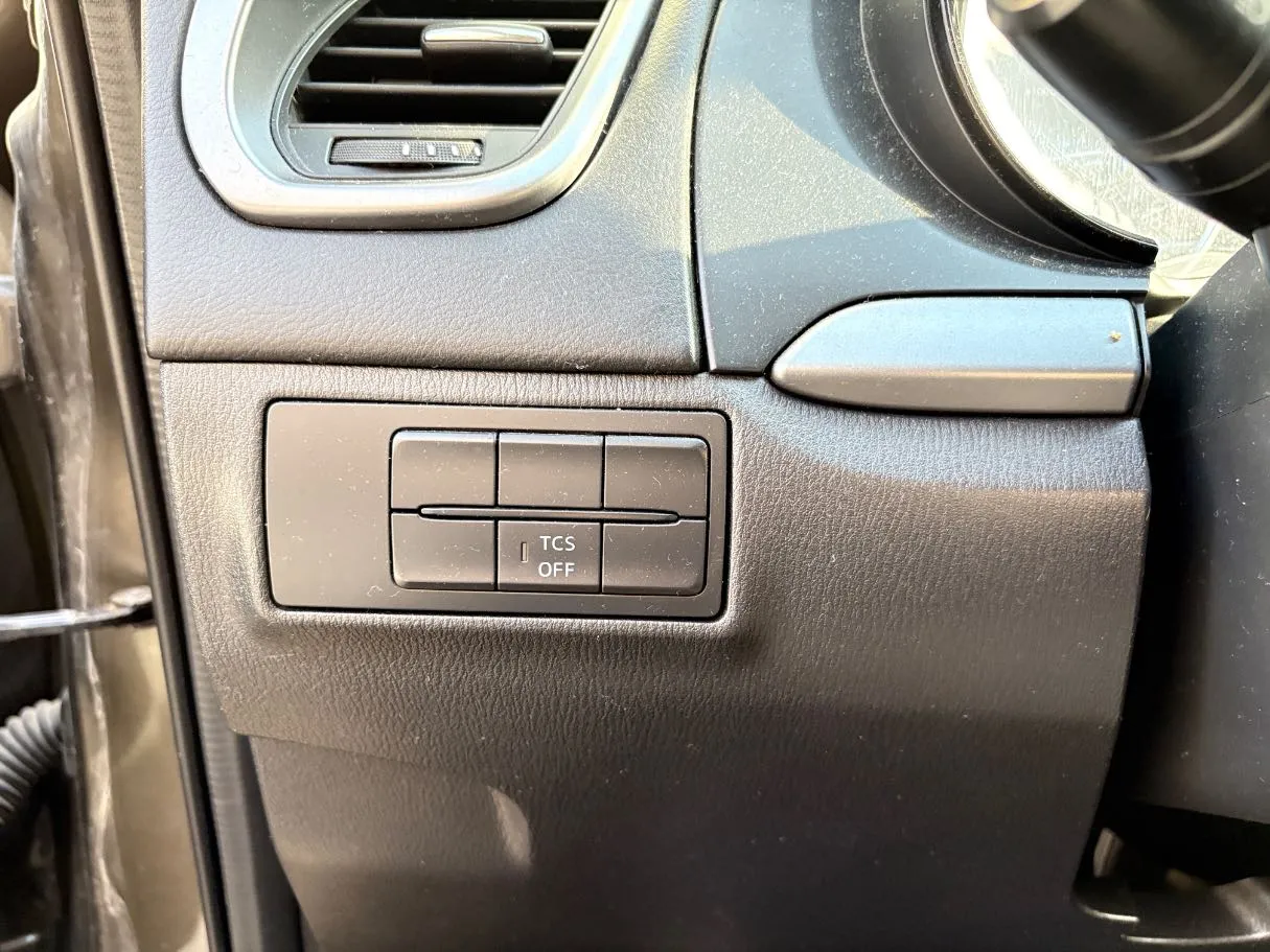 Car image 26