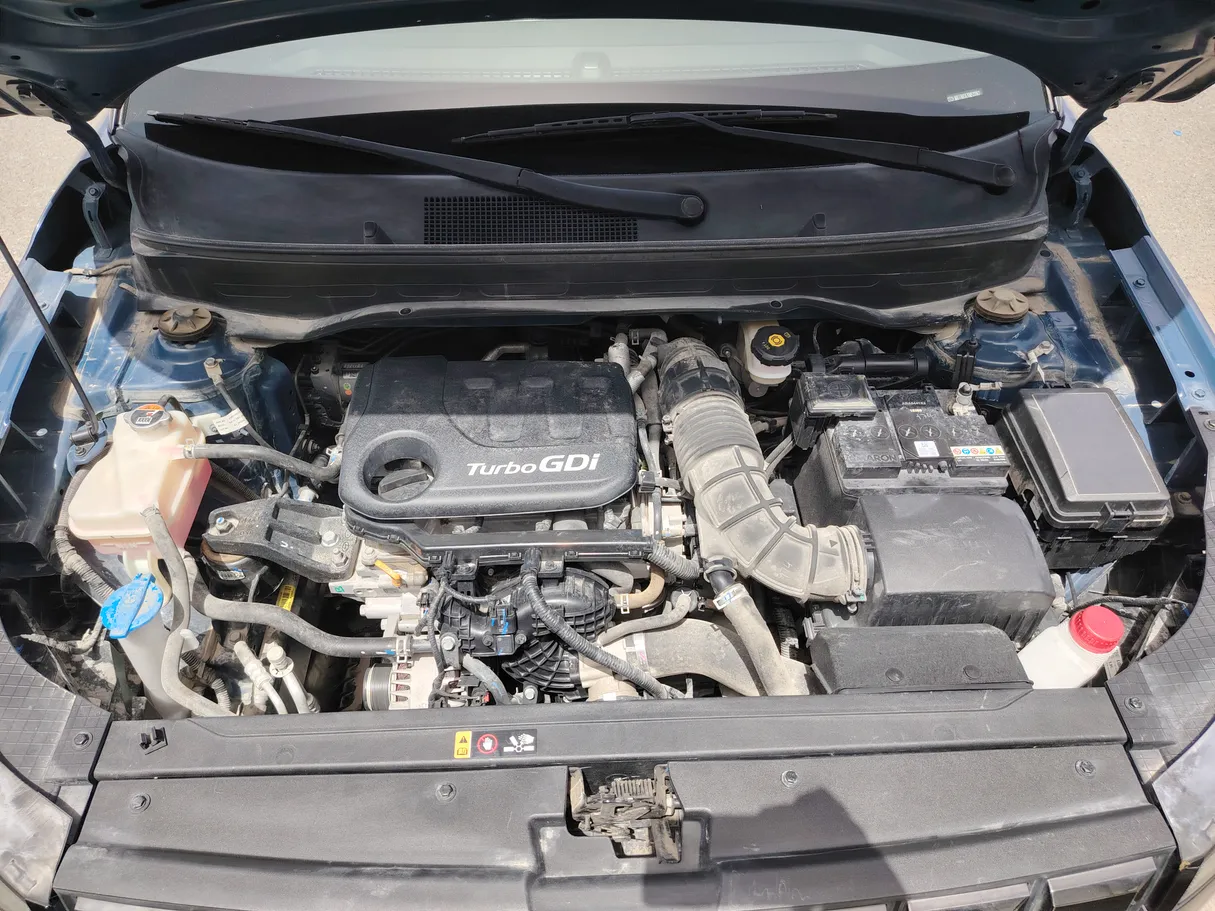 Car image 30