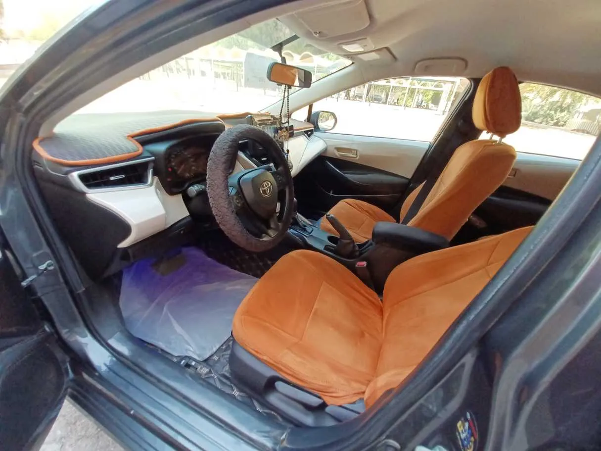 Car image 10