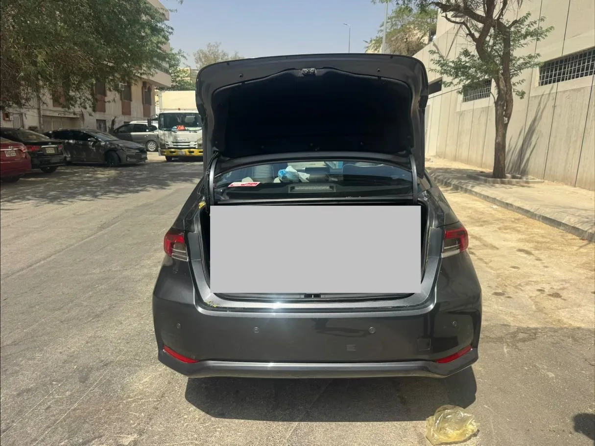 Car image 19