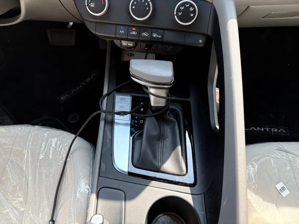 Car image 20