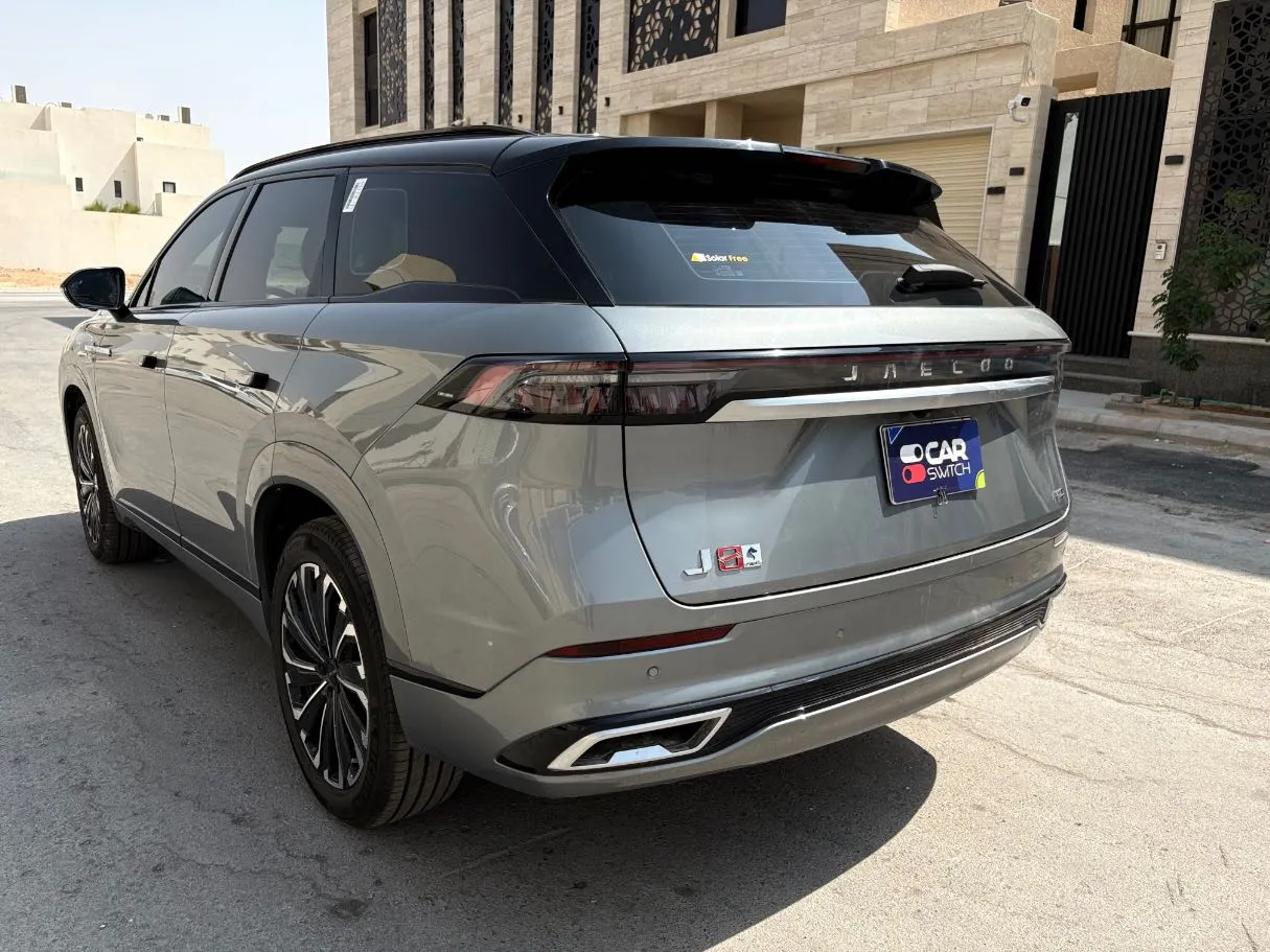Car image 7