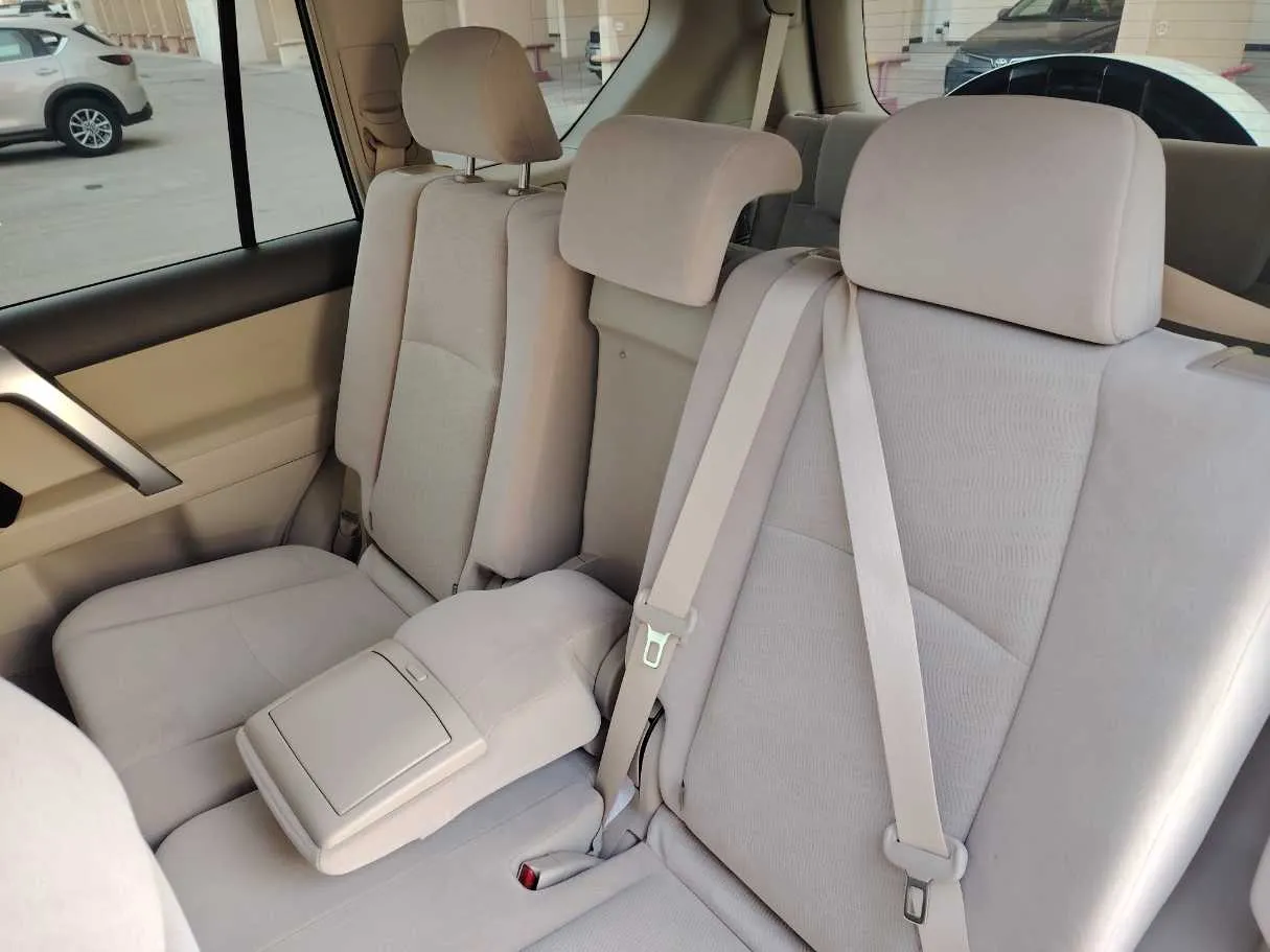 Car image 17