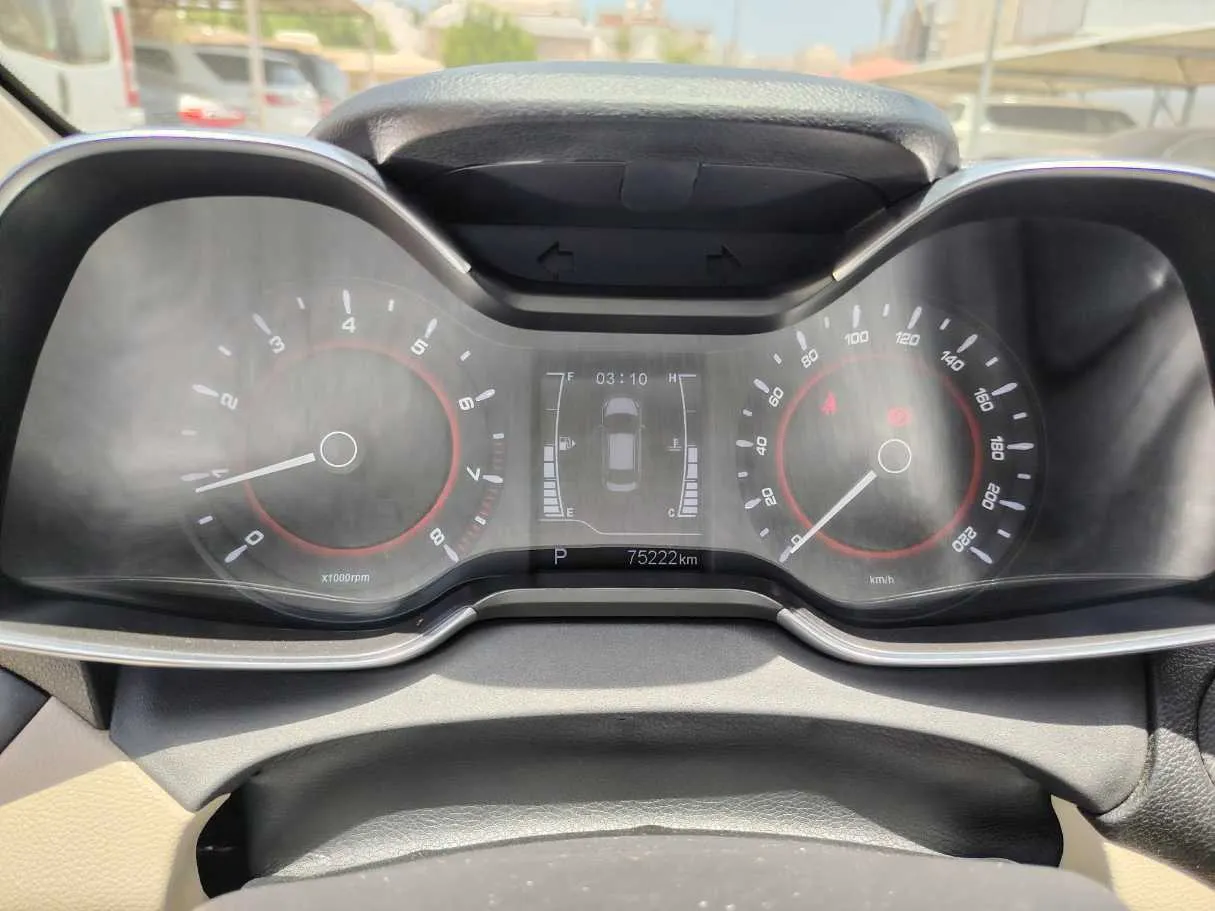 Car image 23