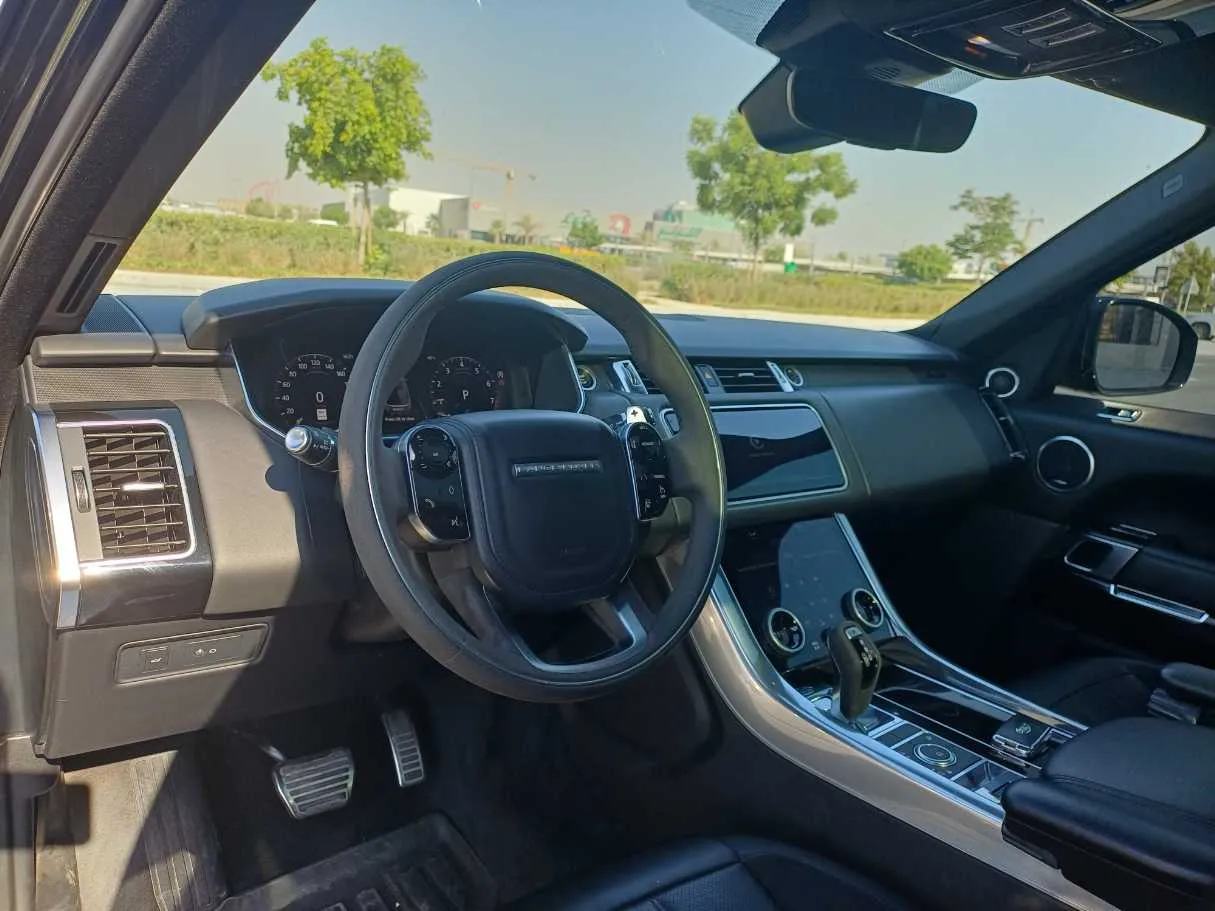 Car image 11