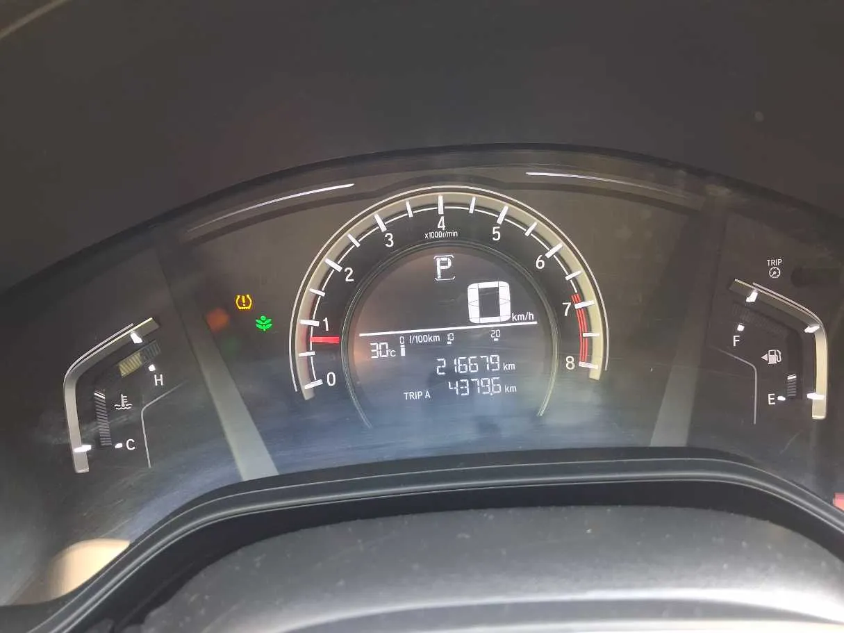 Car image 16