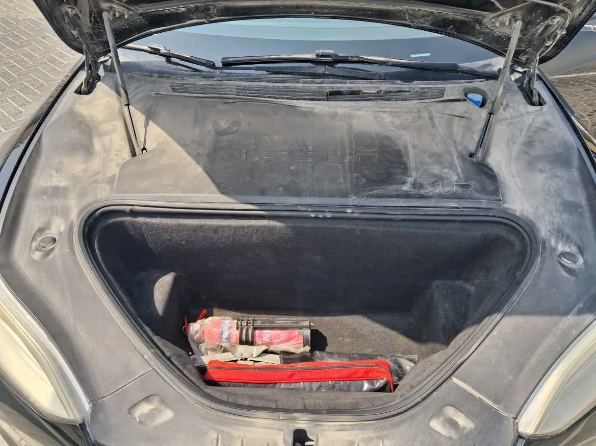 Car image 19