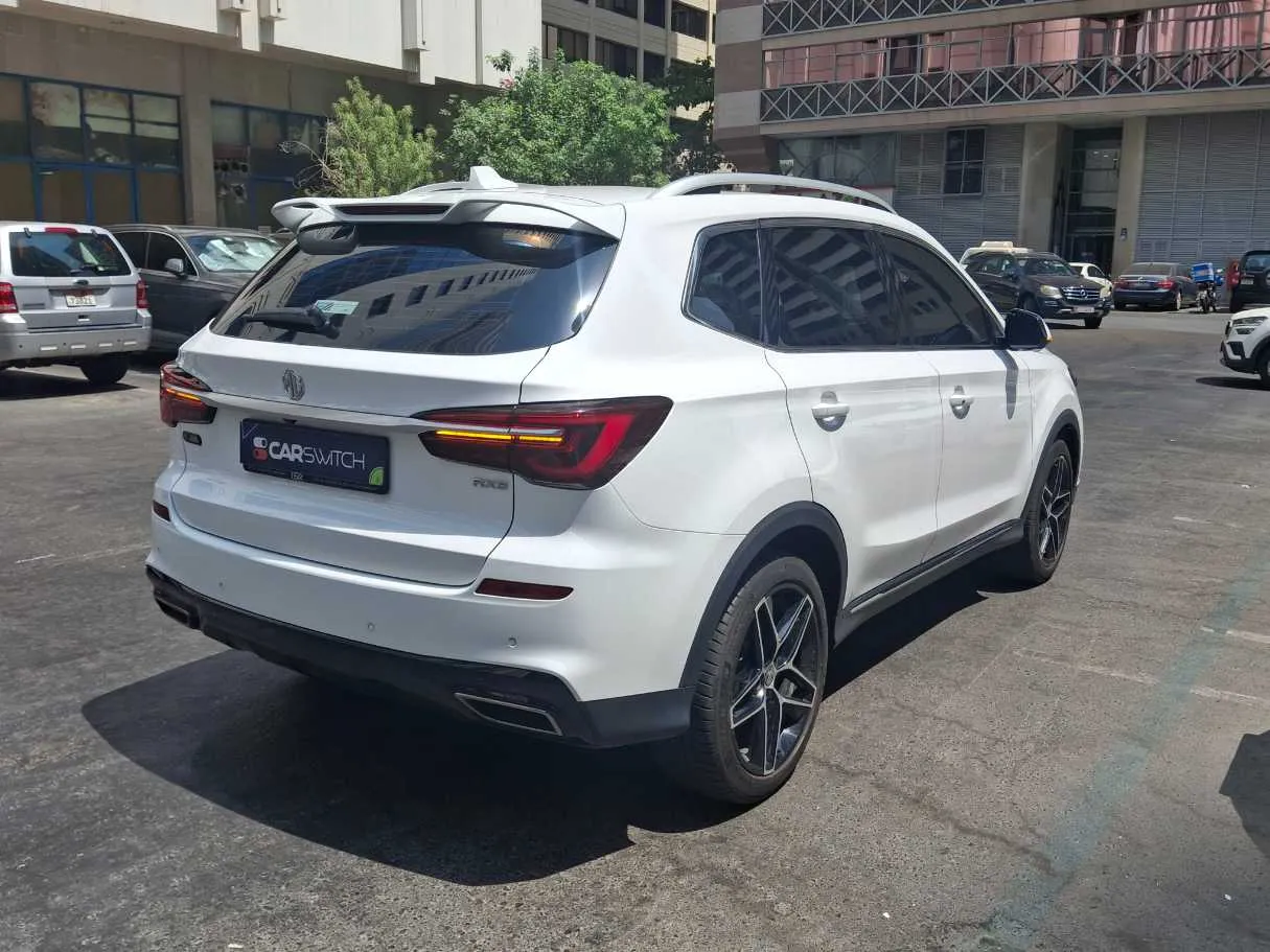 Car image 5