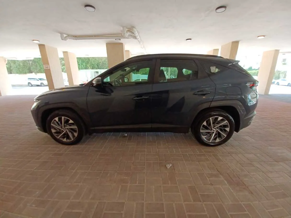 Car image 8