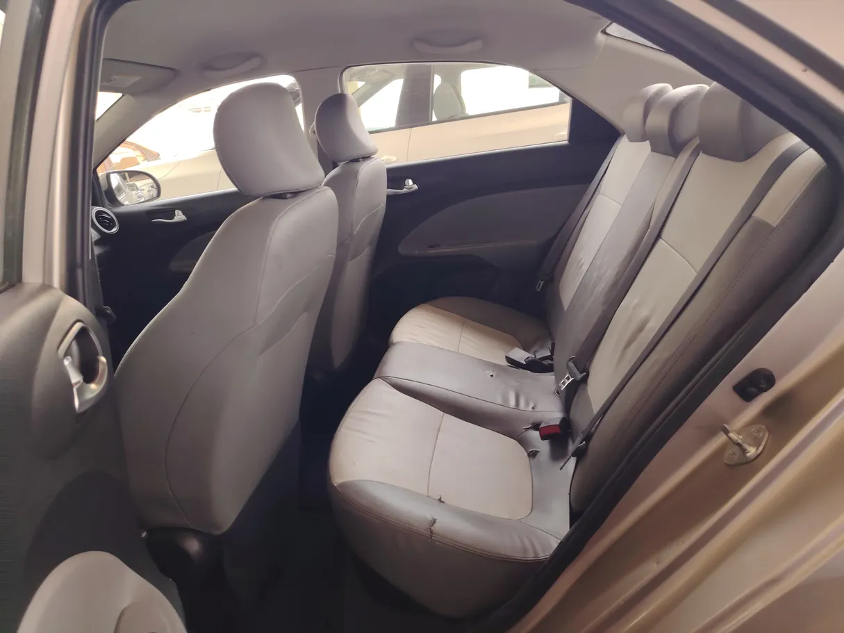 Car image 15