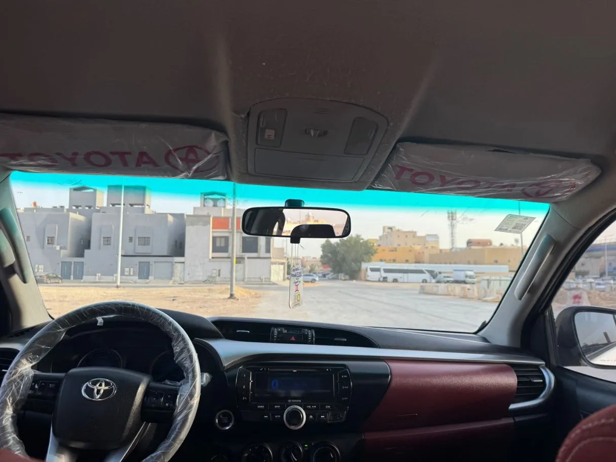 Car image 18