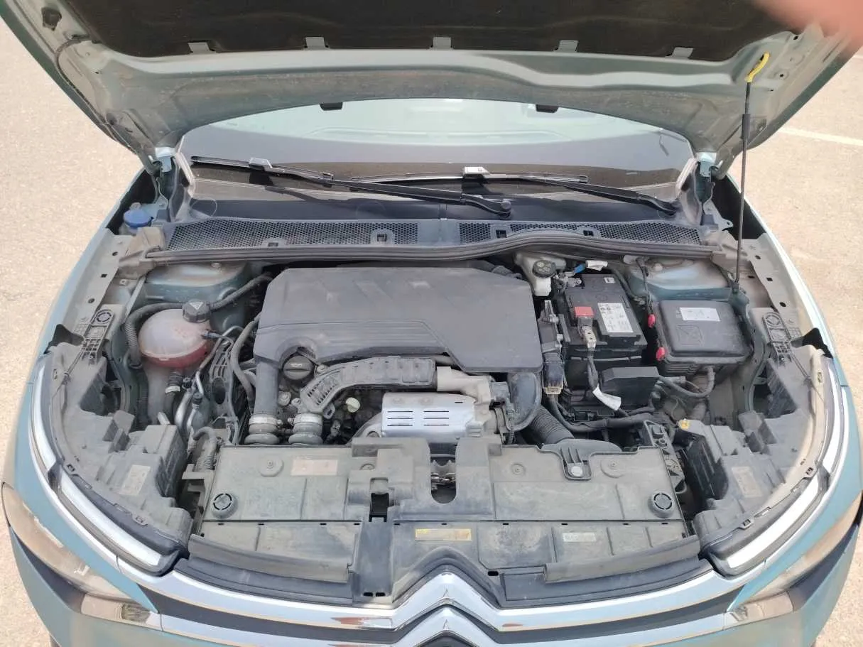 Car image 40