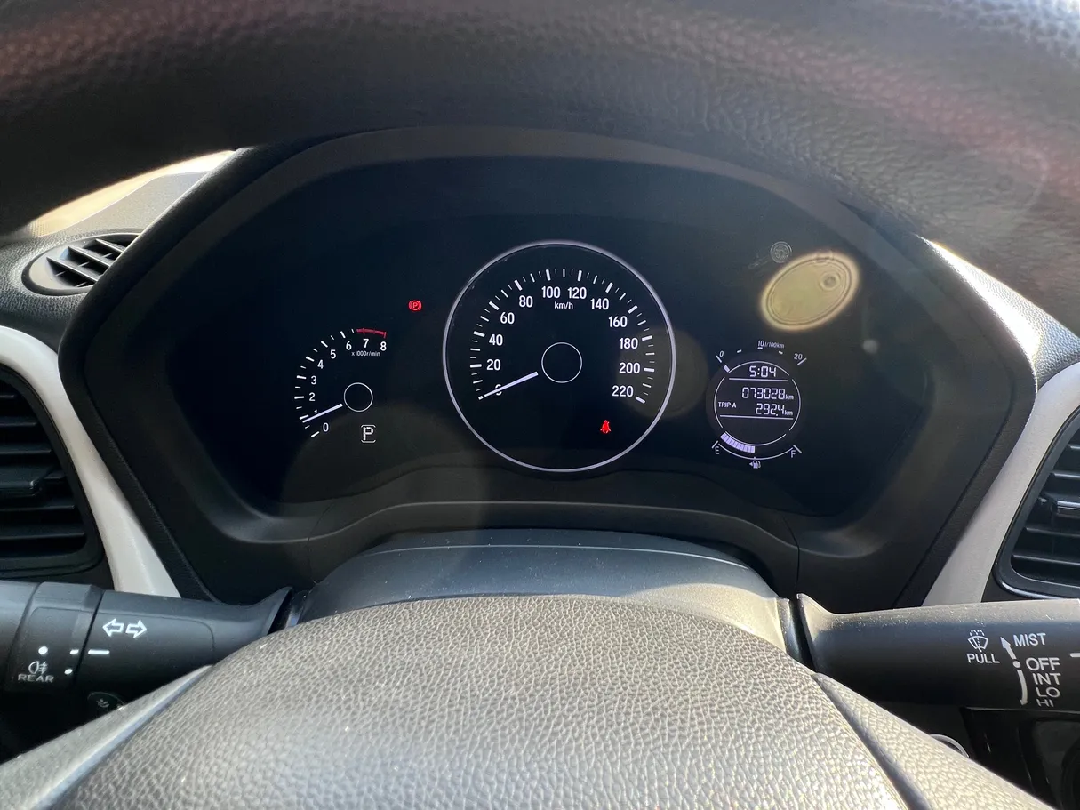 Car image 7