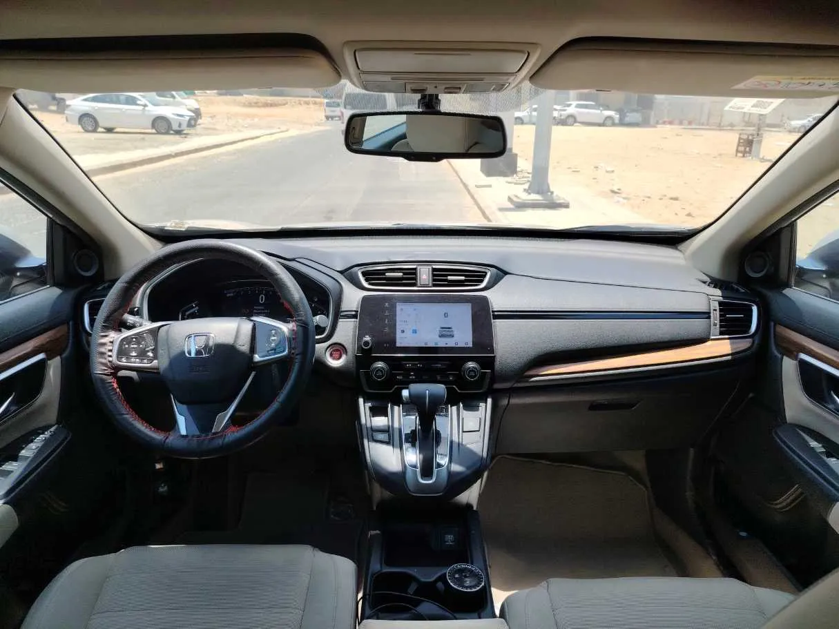 Car image 19