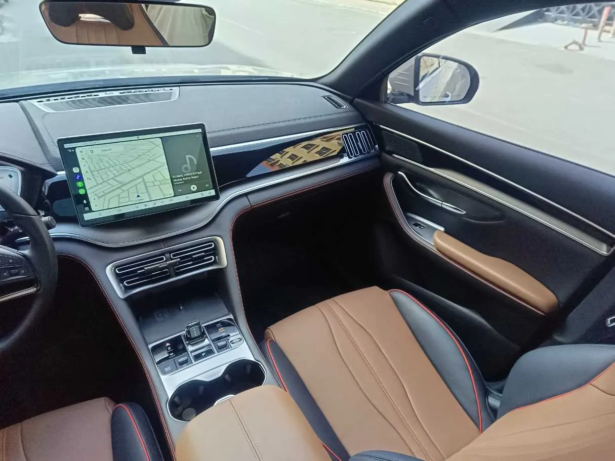 Car image 32