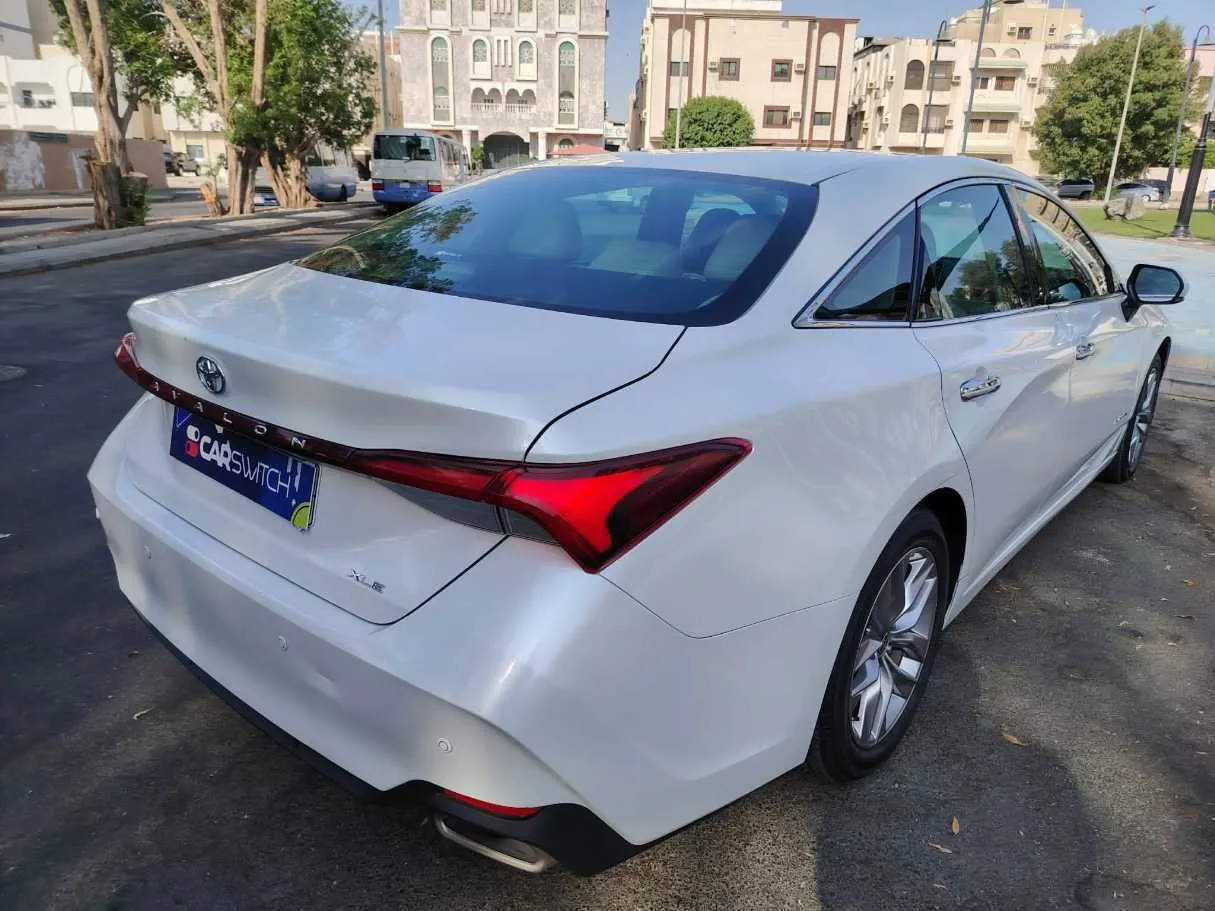 Car image 5
