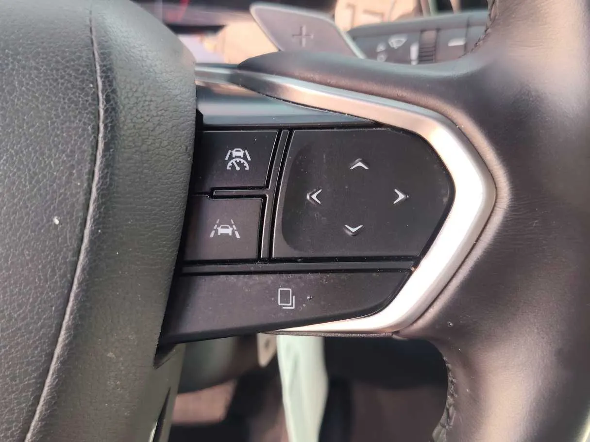 Car image 35