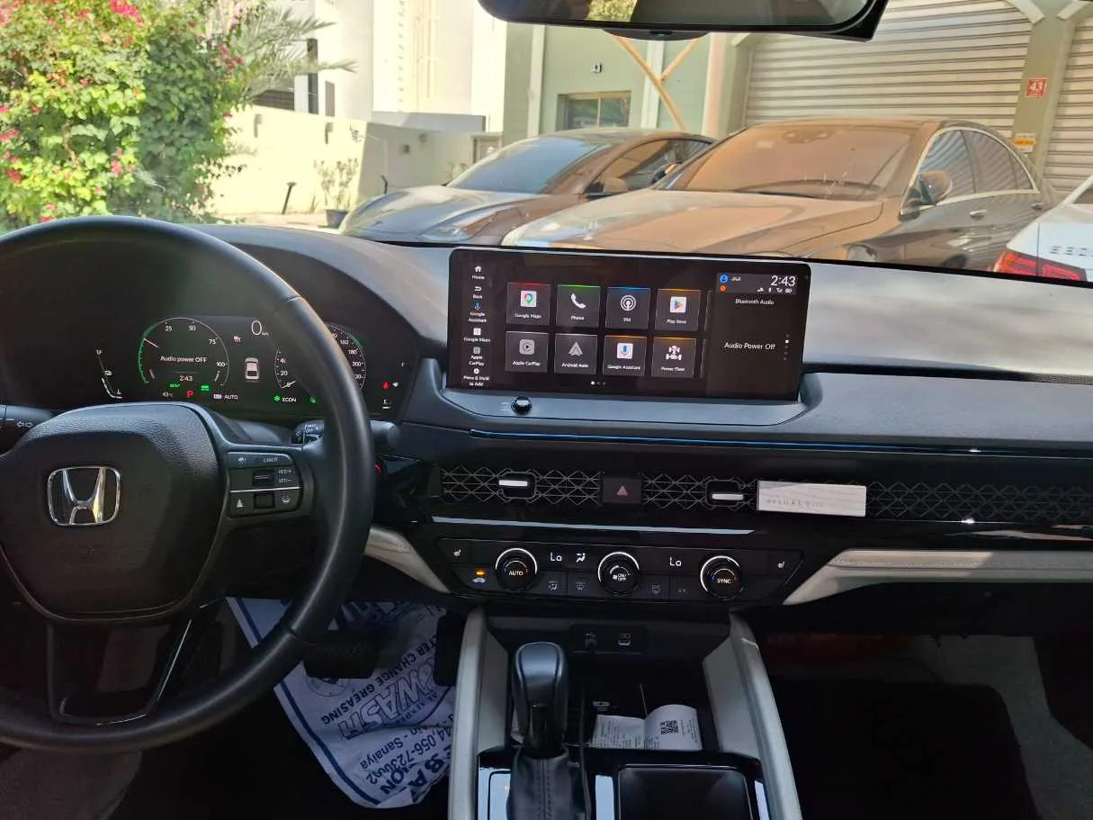 Car image 15