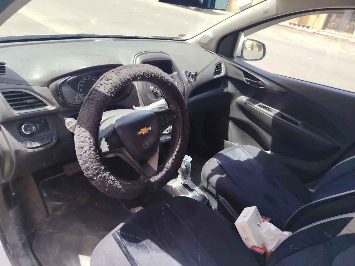 Car image 13