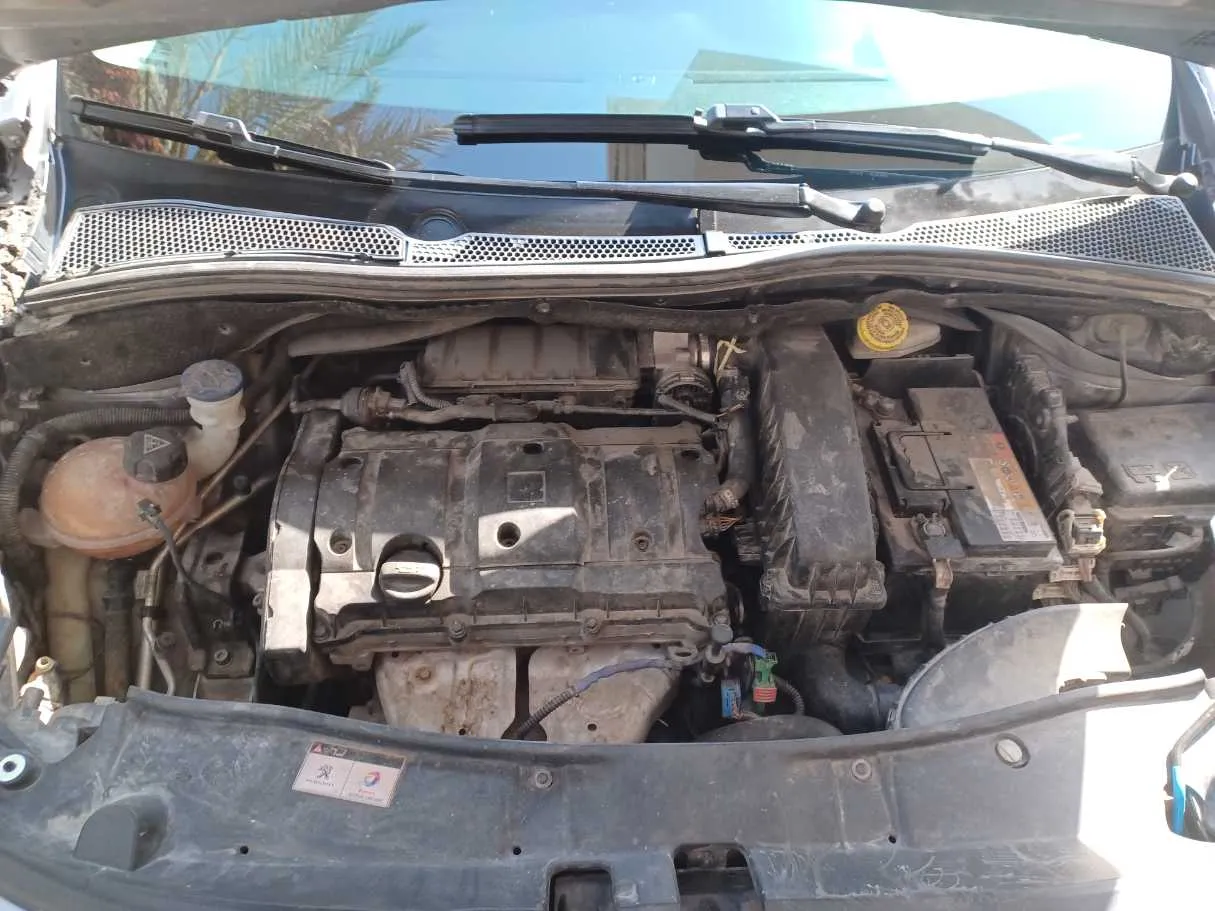 Car image 22
