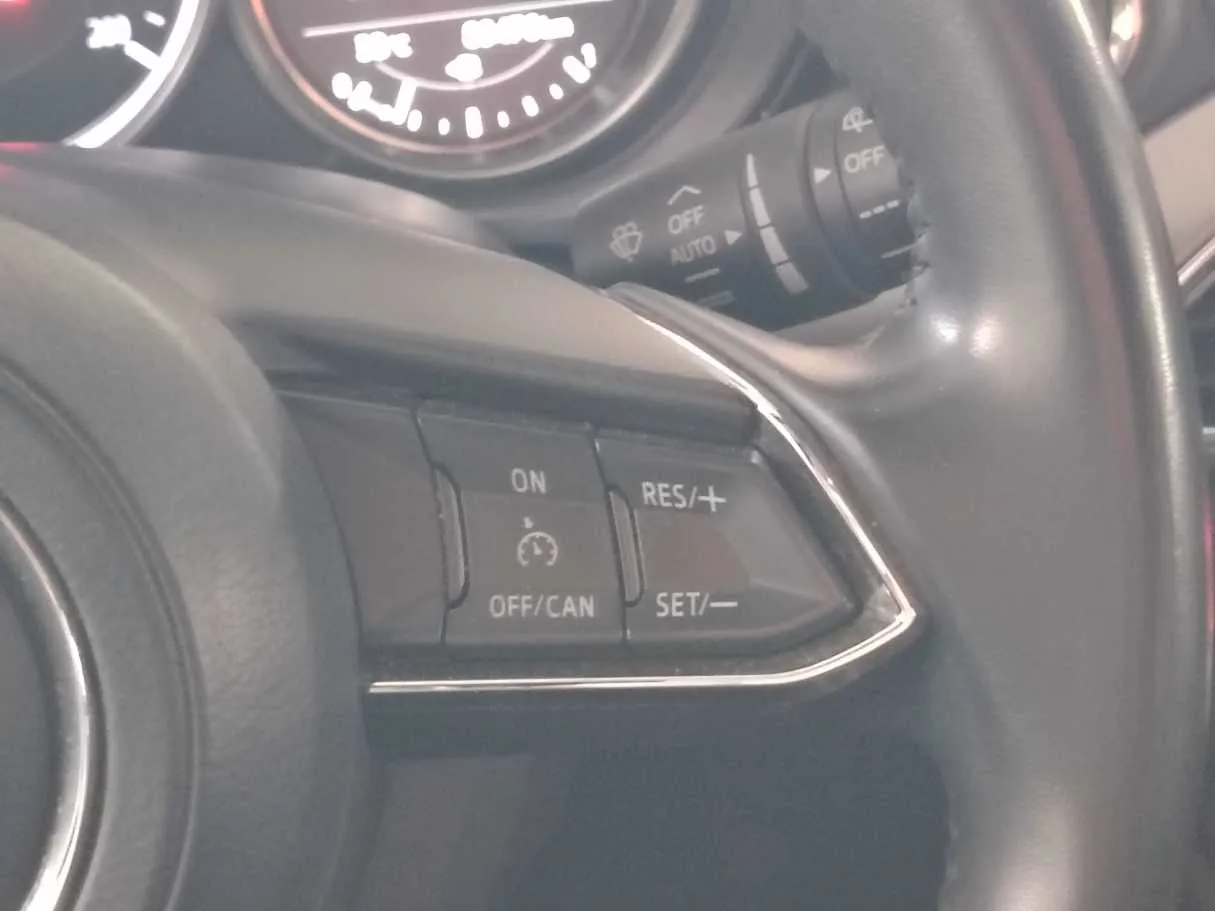 Car image 25