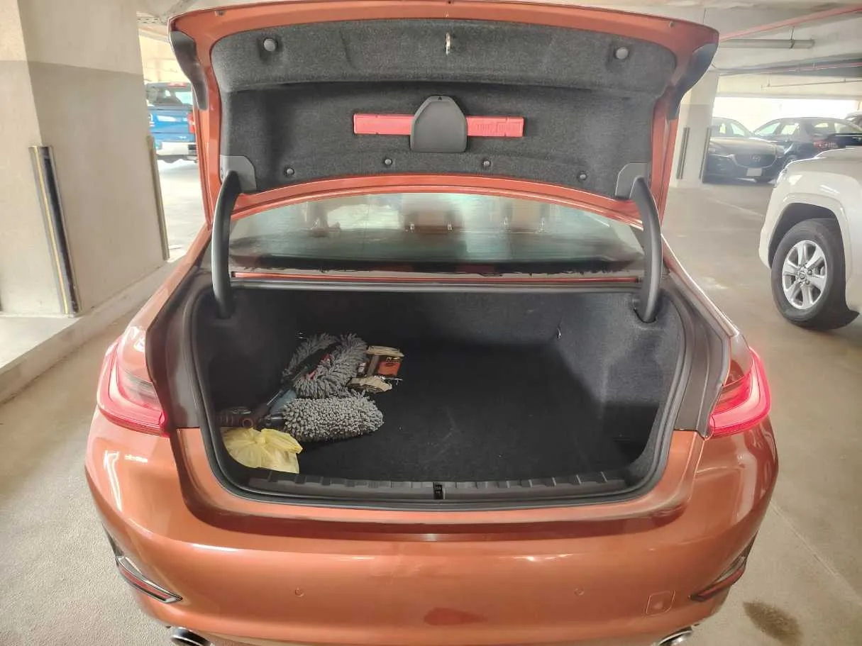 Car image 25