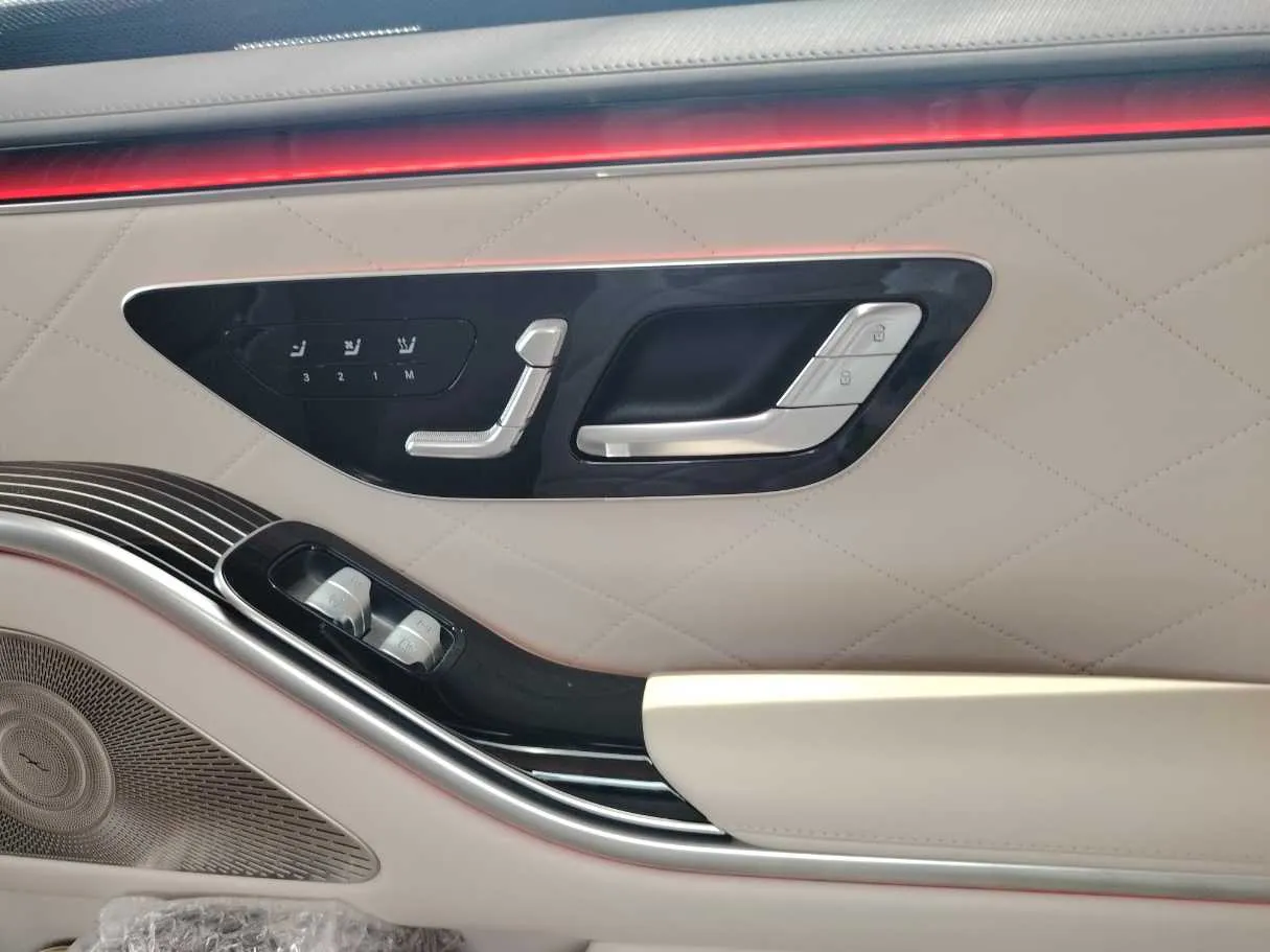 Car image 37