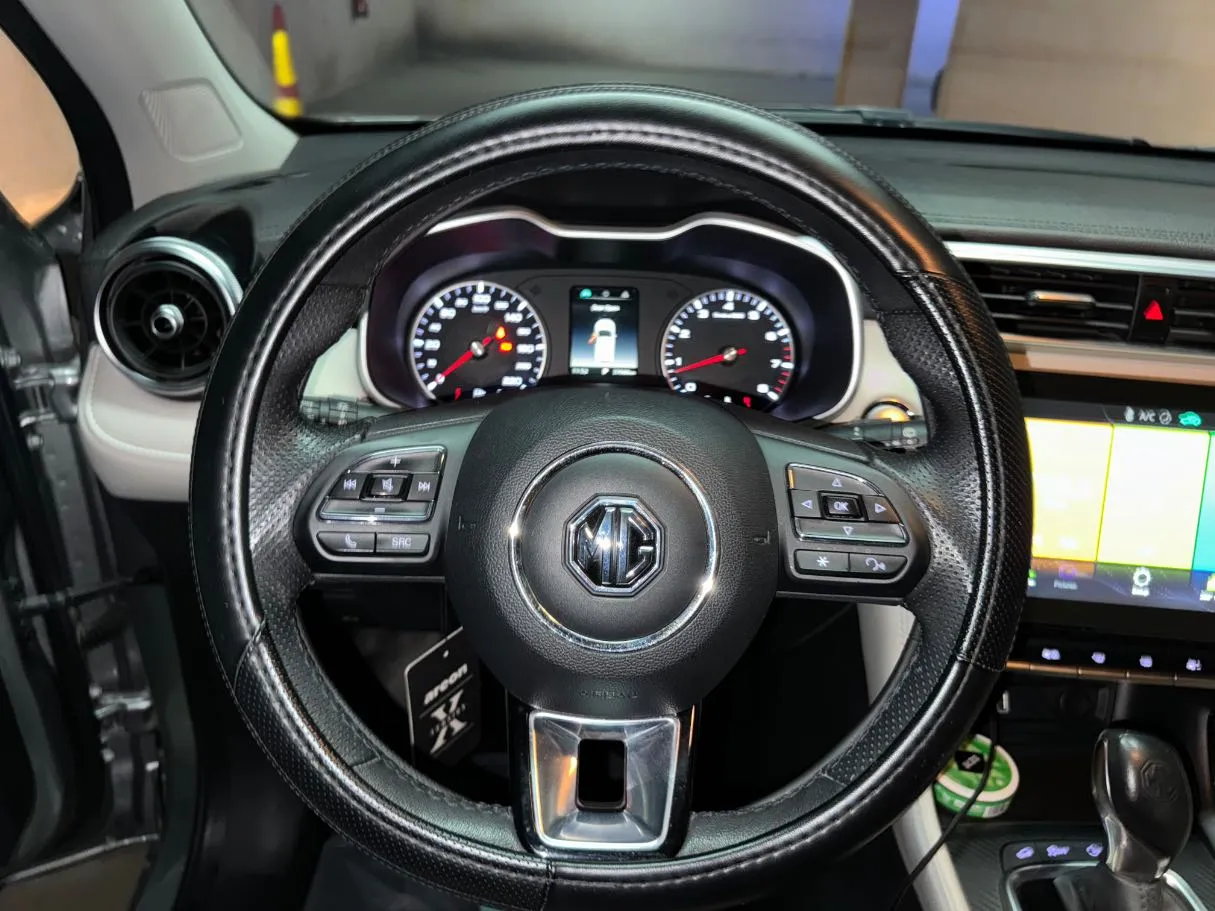 Car image 18