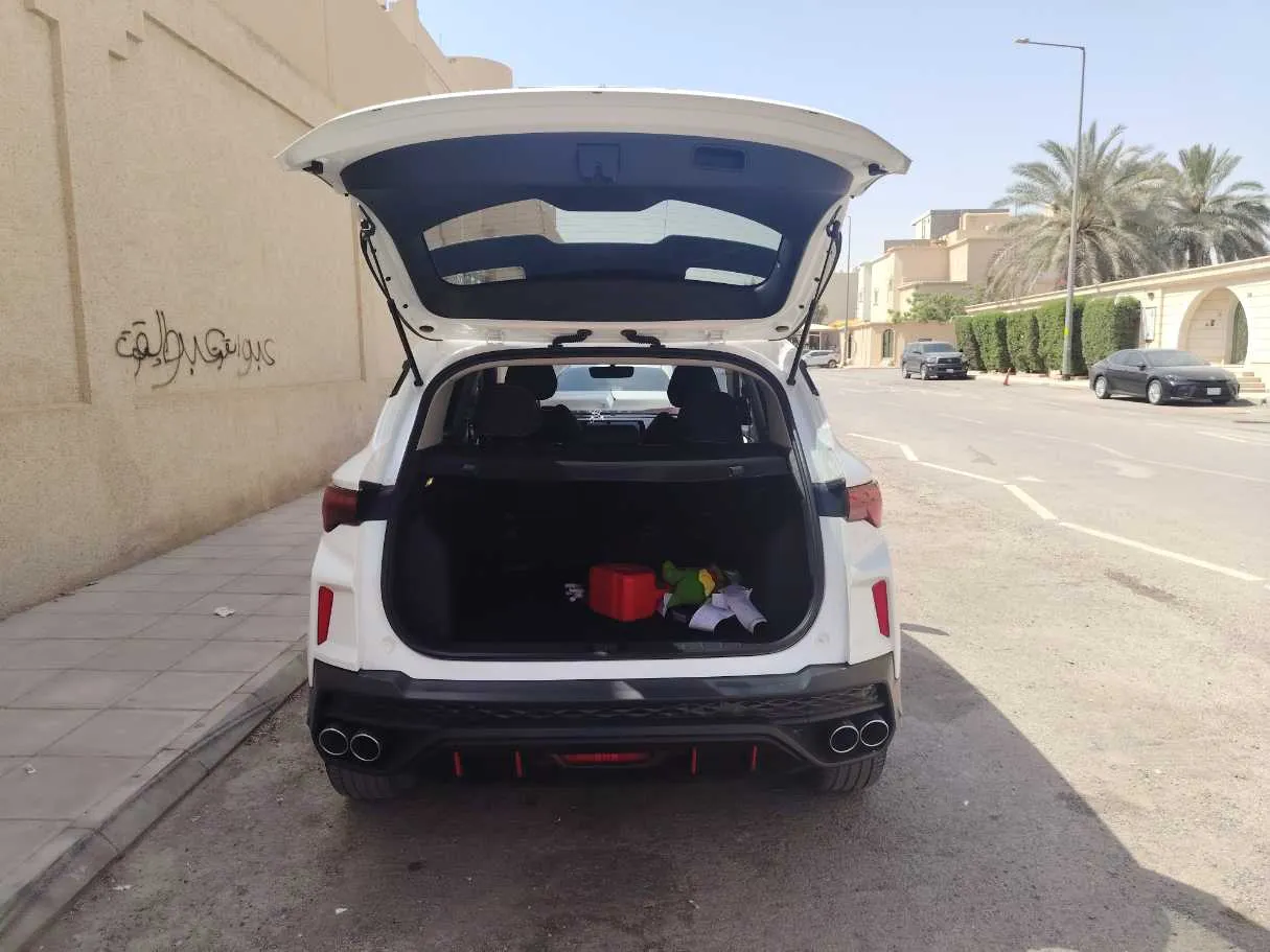 Car image 23