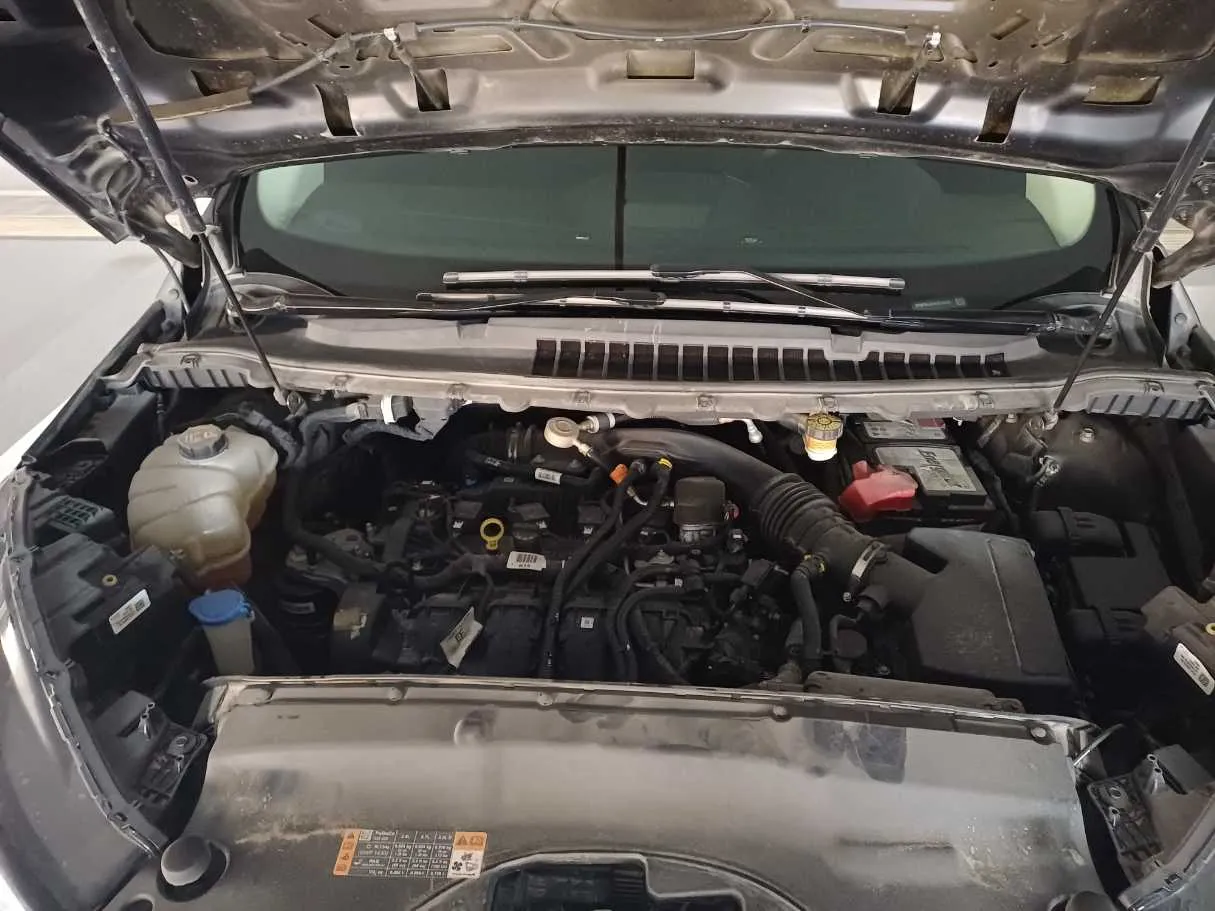 Car image 24