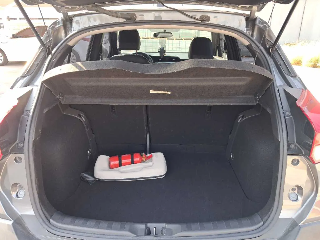 Car image 20