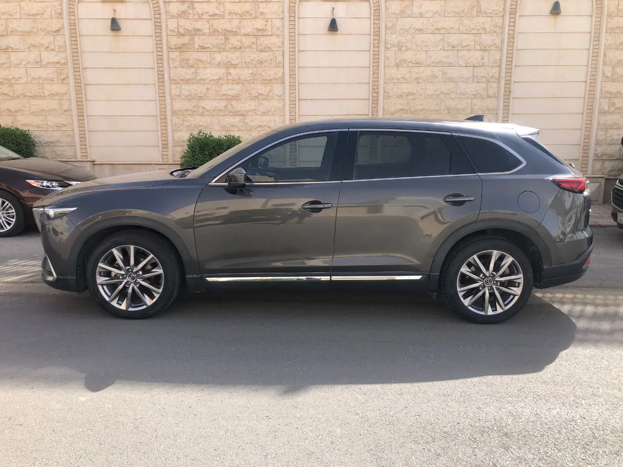 Car image 8