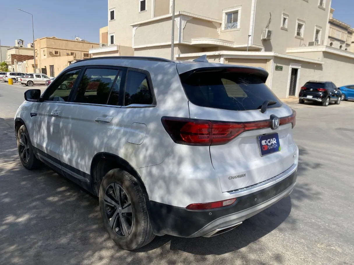 Car image 7