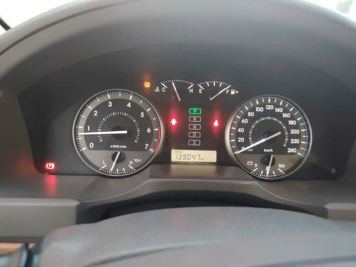 Car image 24