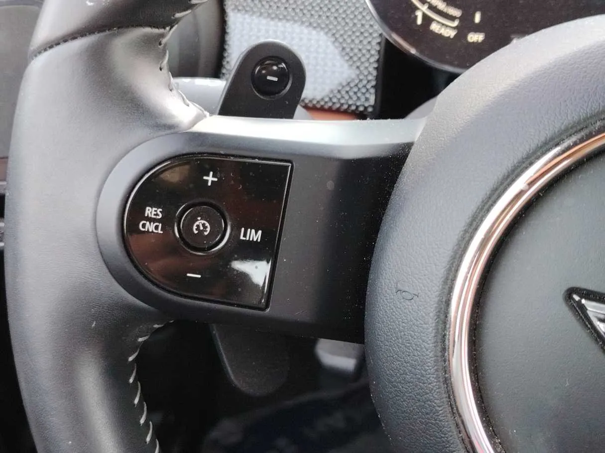 Car image 27