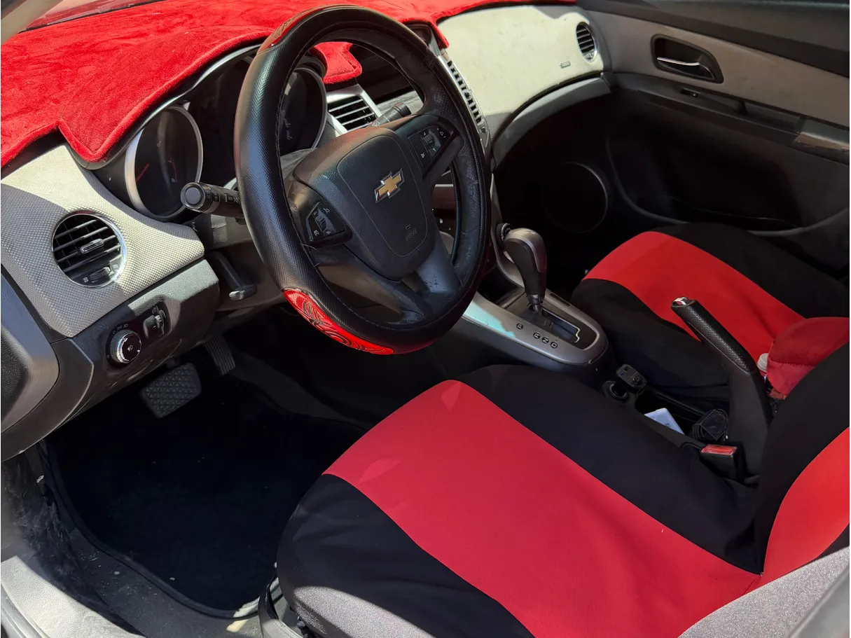 Car image 5